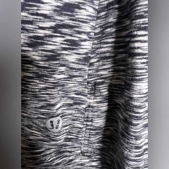 Lululemon Runderful Long Sleeve Spaced Out Space Dye Black White. Size 2 - Picture 10 of 11